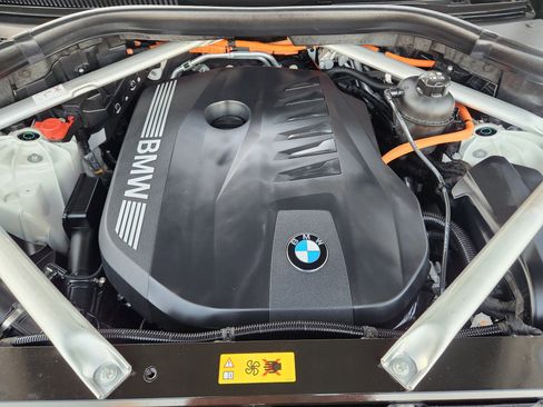 Used 2024 BMW X5 xDrive50e image 41