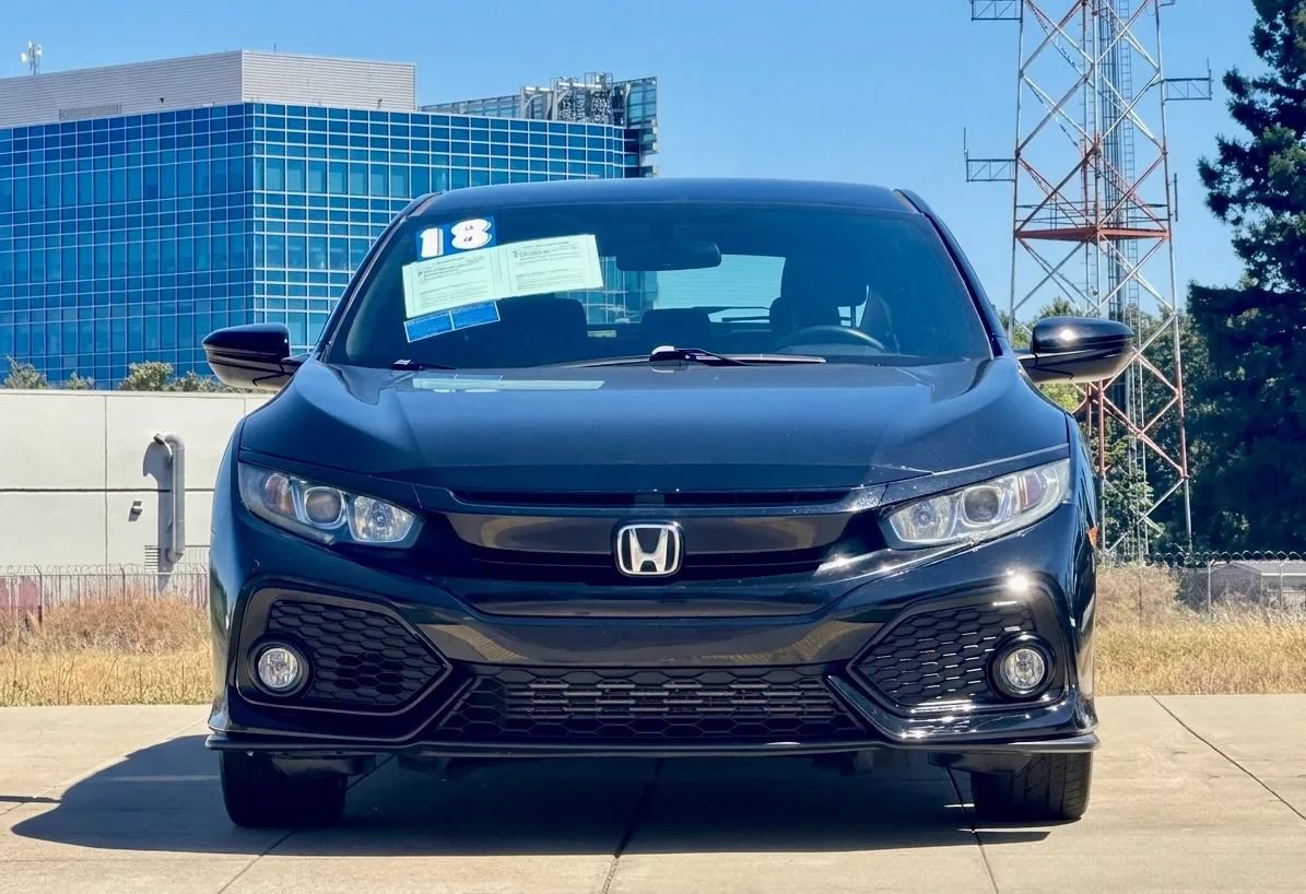 Used 2018 Honda Civic Sport image 2