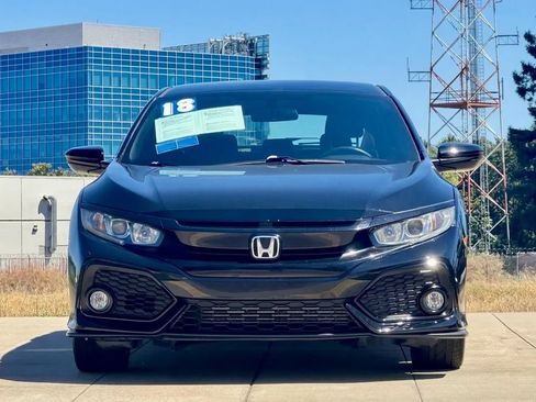 Used 2018 Honda Civic Sport image 2
