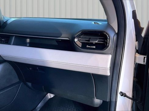 Used 2024 Honda Pilot Elite image 13