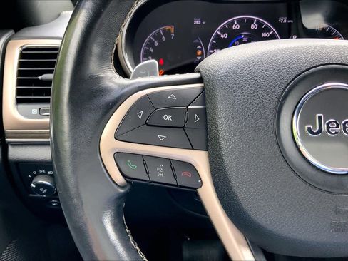 Used 2017 Jeep Grand Cherokee Overland AWD/4WD image 24