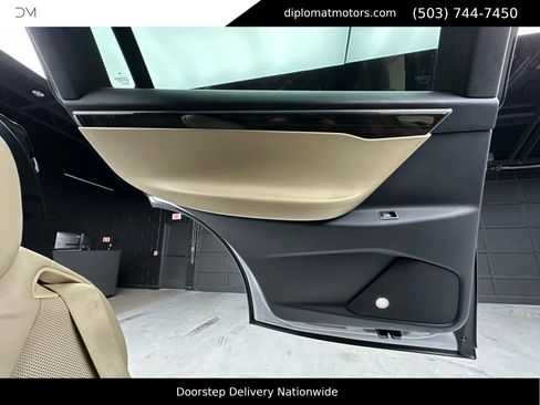 Used 2016 Tesla Model X 75D image 32