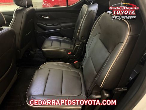 Used 2022 Chevrolet Traverse Premier w/ Redline Edition image 11