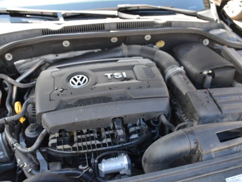 Used 2016 Volkswagen Jetta Sport w/ Lighting Package FWD image 13