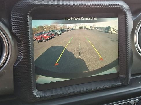 Used 2020 Jeep Wrangler Unlimited Sahara AWD/4WD image 4