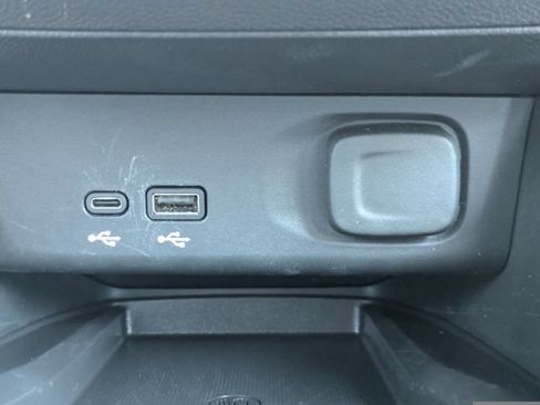 Used 2024 Buick Envista Preferred w/ Convenience I Package FWD image 24