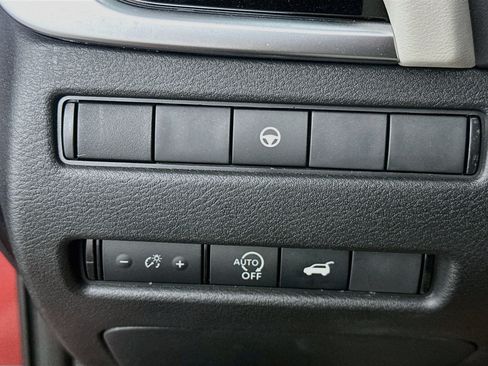 Used 2023 Nissan Rogue SL AWD/4WD image 17