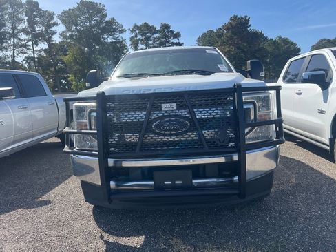 Used 2022 Ford F250 XL w/ STX Appearance Package image 2