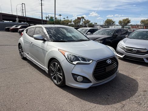 Used 2016 Hyundai Veloster Turbo w/ Option Group 04 FWD image 3
