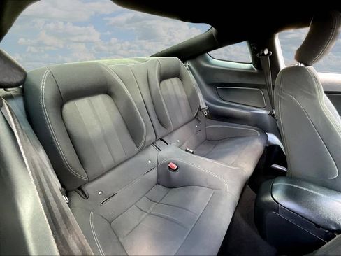Used 2020 Ford Mustang Coupe RWD image 23