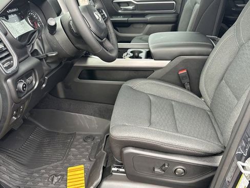New 2026 RAM 1500 4x4 Crew Cab image 9
