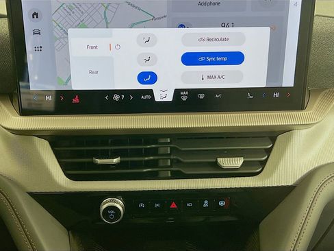 Used 2025 Ford Explorer Active image 21