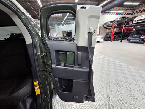 Used 2013 Toyota FJ Cruiser 4WD image 35