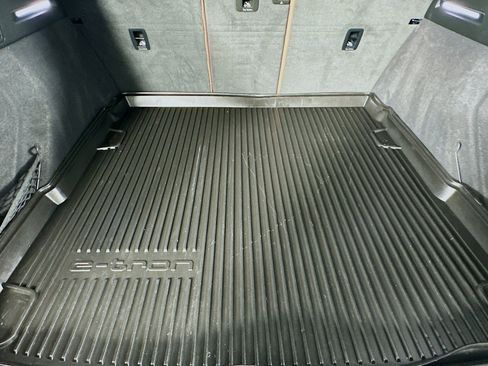 Used 2022 Audi e-tron Premium image 23