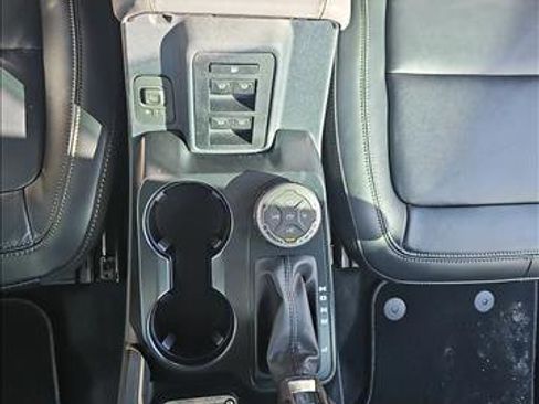 New 2025 Ford Bronco Badlands image 15