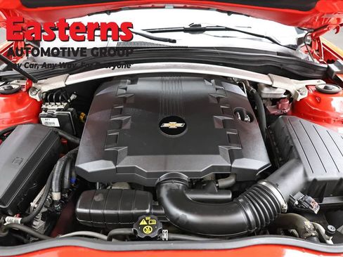 Used 2015 Chevrolet Camaro LT RWD image 7
