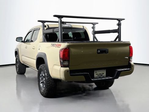 Used 2019 Toyota Tacoma TRD Off-Road w/ Technology Package AWD/4WD image 6