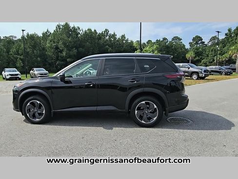 Used 2024 Nissan Rogue SV w/ SV Premium Package FWD image 24