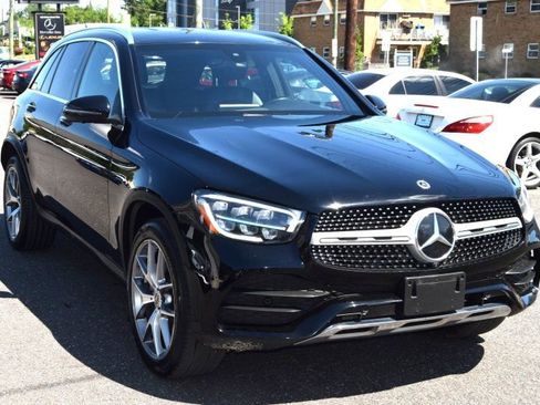 Used 2021 Mercedes-Benz GLC 300 4MATIC w/ AMG Line image 8