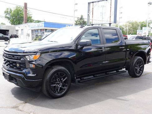 Used 2023 Chevrolet Silverado 1500 Custom AWD/4WD image 2