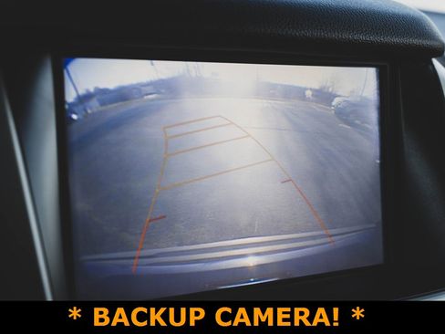 Used 2019 GMC Yukon XL SLT image 3