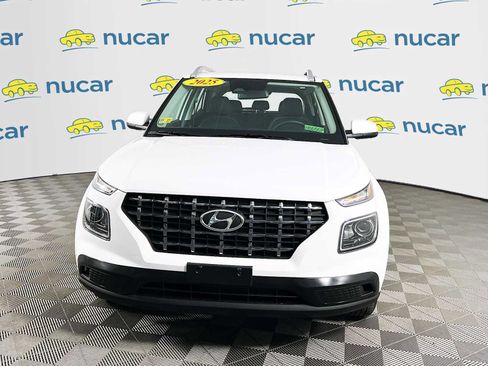Certified 2025 Hyundai Venue SEL FWD image 2