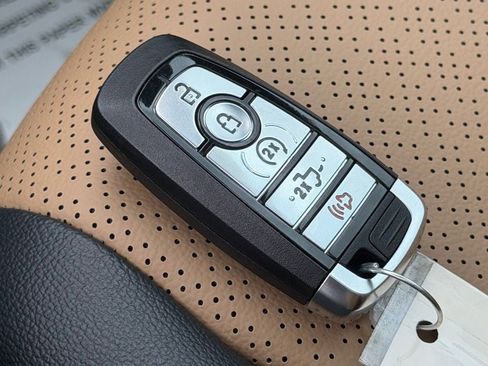 New 2026 Ford F250 Lariat w/ Lariat Ultimate Package image 43