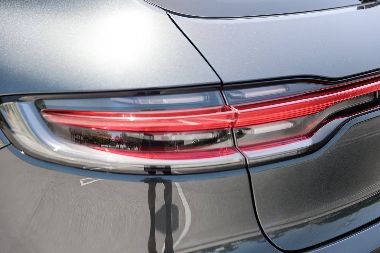 Used 2022 Porsche Macan AWD/4WD image 19