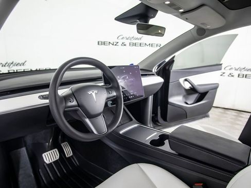 Used 2022 Tesla Model Y Performance image 22