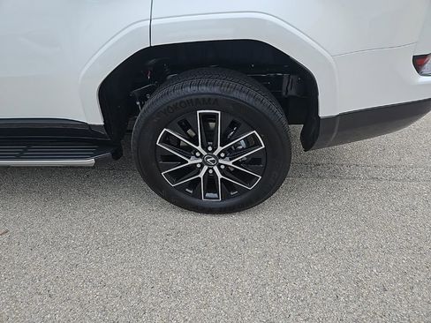 Certified 2025 Lexus GX 550 w/ Cold Area Package image 12