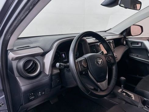 Used 2018 Toyota RAV4 XLE image 9