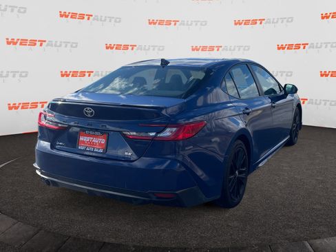 Used 2025 Toyota Camry SE image 5