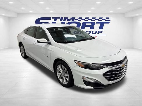 Used 2025 Chevrolet Malibu LT image 3