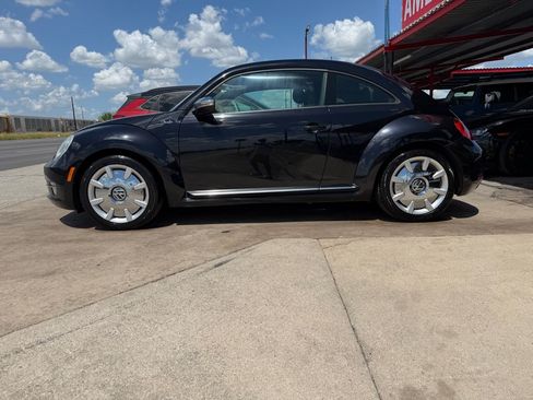 Used 2013 Volkswagen Beetle Turbo FWD image 11