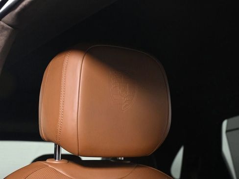 Certified 2023 Porsche Cayenne Turbo S AWD/4WD image 22