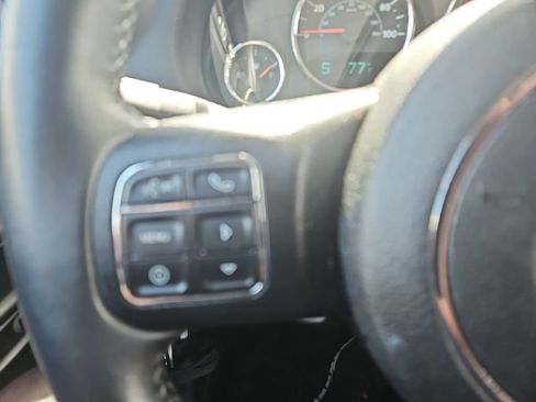 Used 2017 Jeep Wrangler Unlimited Sahara w/ Connectivity Group AWD/4WD image 14