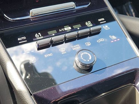 Certified 2025 Porsche Cayenne image 15