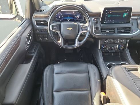 Used 2023 Chevrolet Suburban LT image 18