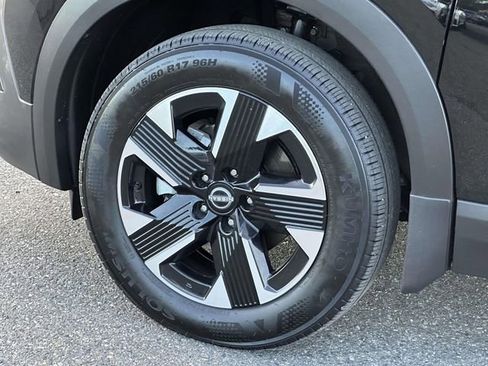 Used 2025 Nissan Kicks SV image 8