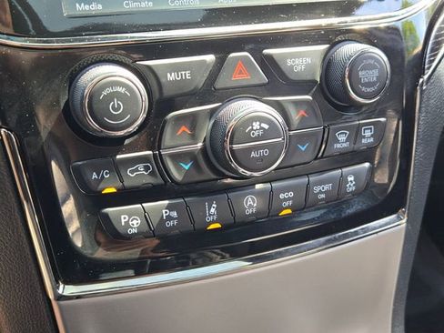 Used 2020 Jeep Grand Cherokee High Altitude AWD/4WD image 29