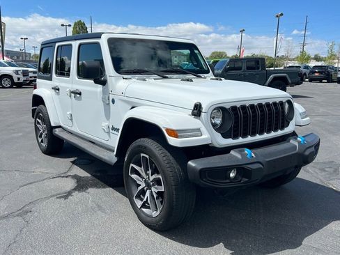 Used 2024 Jeep Wrangler Unlimited AWD/4WD image 5