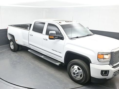 Used 2015 GMC Sierra 3500 Denali w/ Duramax Plus Package AWD/4WD image 19