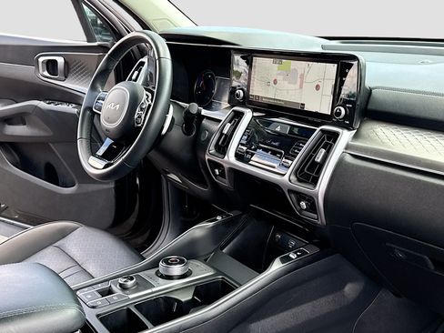 Used 2023 Kia Sorento EX AWD/4WD image 5