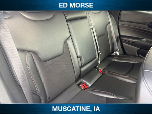 Used 2025 Jeep Compass Trailhawk AWD/4WD image 17