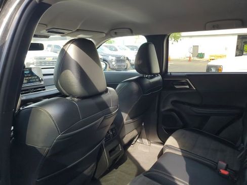 Used 2024 Mitsubishi Outlander SE AWD/4WD image 9