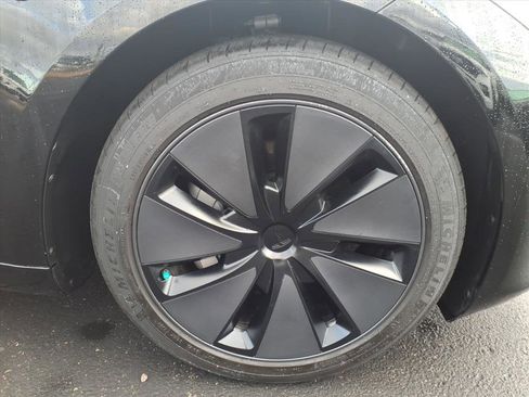 Used 2025 Tesla Model 3 Long Range image 9