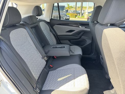 Certified 2025 Volkswagen Tiguan S FWD image 32