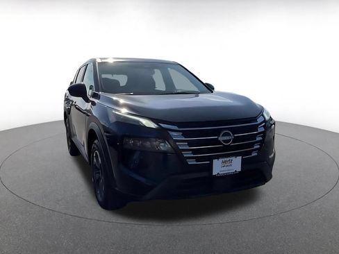 Used 2025 Nissan Rogue SV FWD image 3