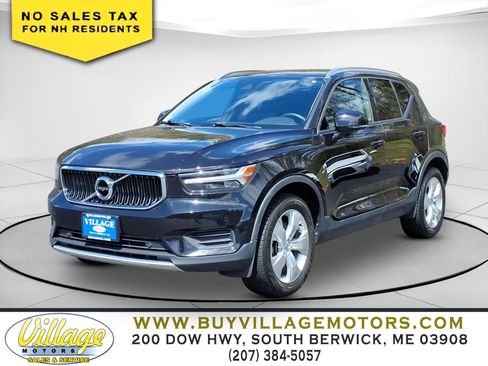 Used 2019 Volvo XC40 T4 Momentum FWD image 1