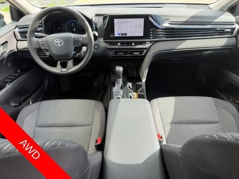 Used 2025 Toyota Camry LE AWD/4WD image 13